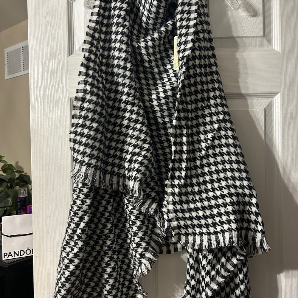 Ally Fashion Black & White Houndstooth Fringe Scarf